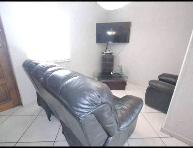 3 BEDROOM TOWNHOUSE FOR SALE IN BRACKENHURST